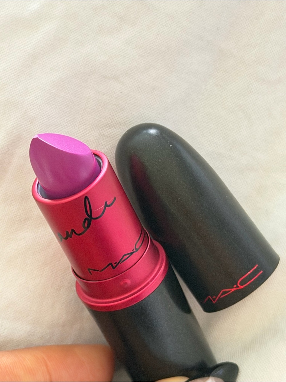 MAC viva glam Ariana Grande 2- Bright Orchid Matte Lipstick - Vivid Purple - Picture 3 of 3
